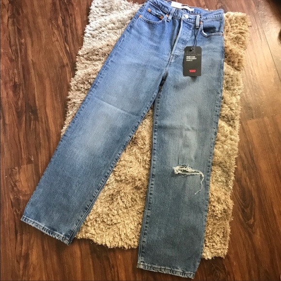 Levis Ribcage Straight Leg NWT - Picture 2 of 3